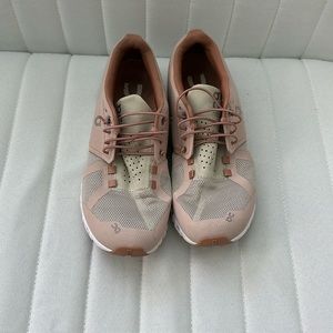 On running breathable sneakers size 8